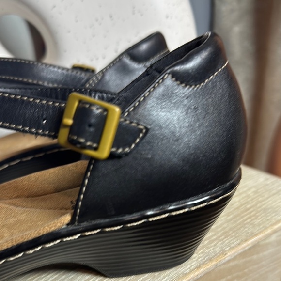 Clarks Black Leather Sandals with Ankle Strap‎ - Picture 4 of 7